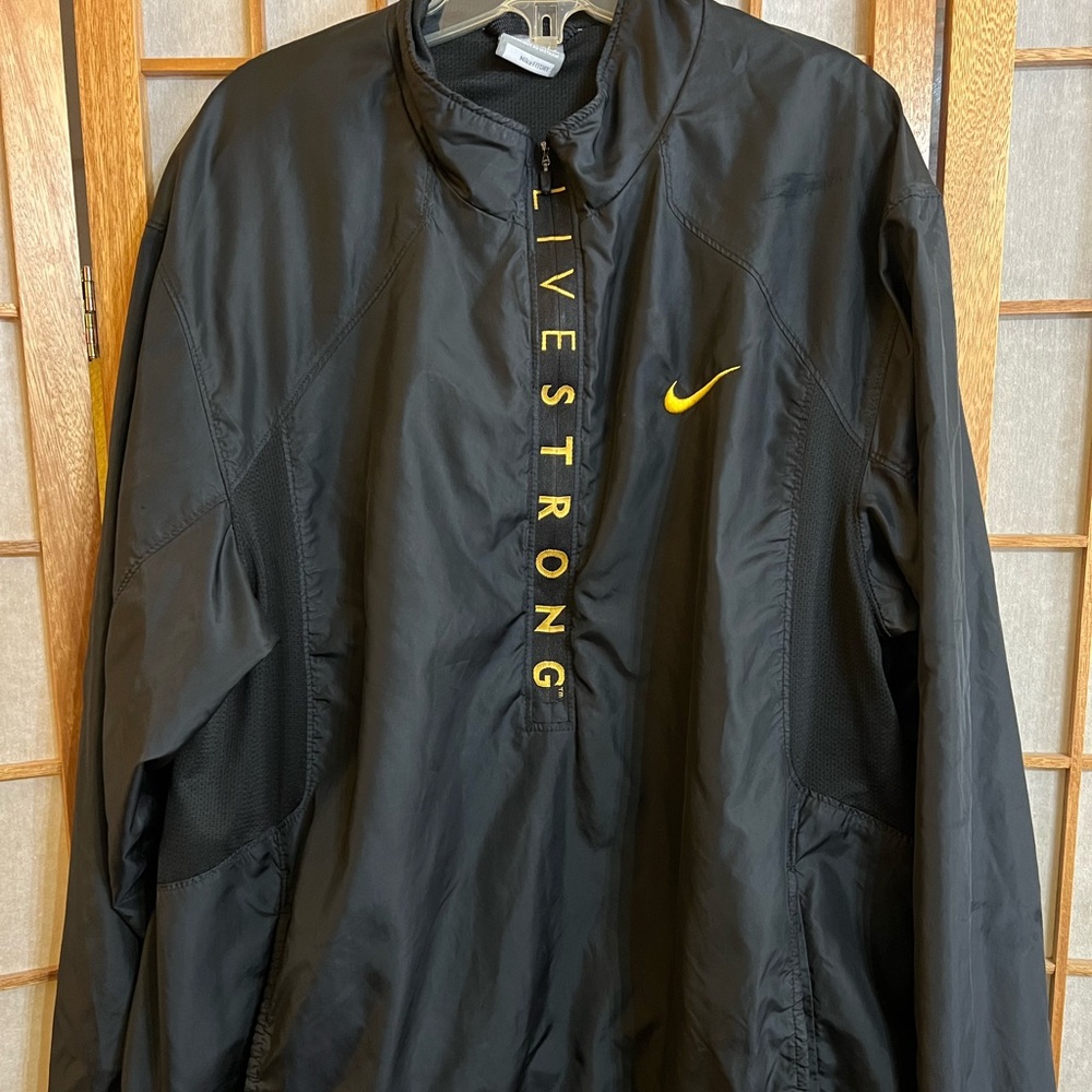 Nike Live Strong Windbreaker Pullover